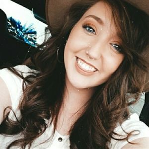 Meet your Posher, Carrie